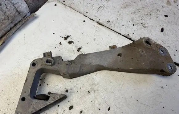 BMW X1 E84 Engine mounting bracket 13807410