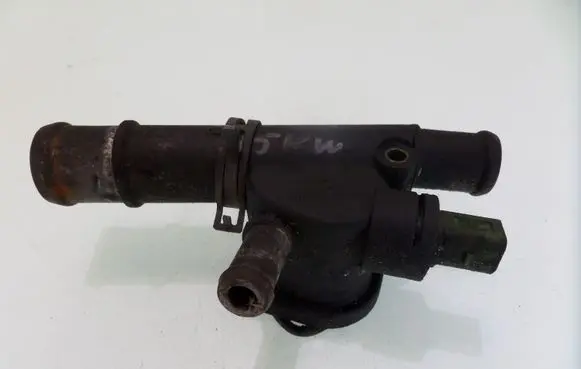Volkswagen Golf IV Engine coolant pipe/hose 038121133
