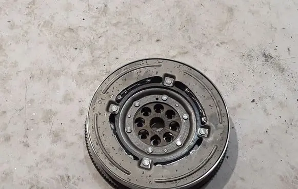 BMW 1 F40 Dual mass flywheel 5A40868