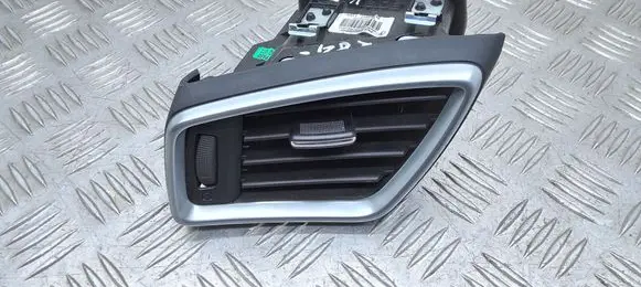 Nissan Qashqai Dashboard side air vent grill/cover trim 68761HV00A 687614EH0A
