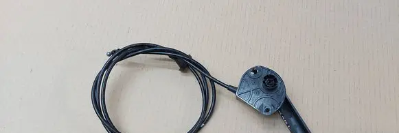 Engine bonnet/hood lock release cable