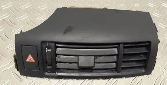Toyota Verso Dash center air vent grill 556700F030 556700F060