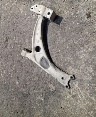 Volkswagen PASSAT B6 Front lower control arm/wishbone