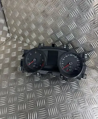 Volkswagen PASSAT B8 Speedometer (instrument cluster) 3G0920751F 751F6700 3G0260304