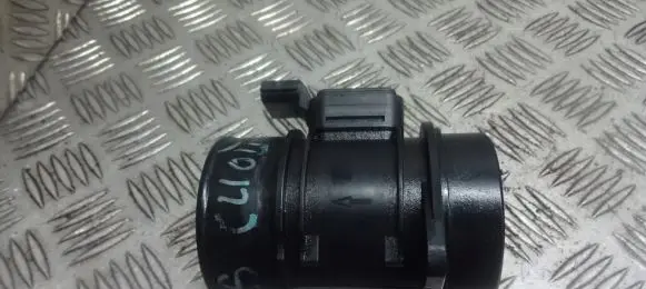 Renault Clio III Mass air flow meter 8200358901