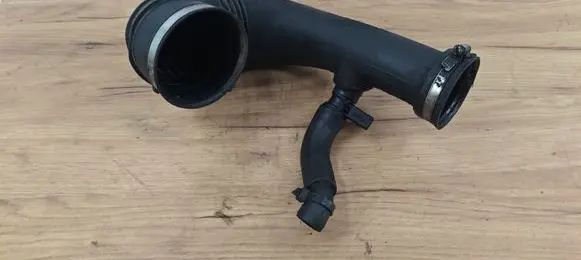 Mercedes-Benz E W211 Turbo air intake inlet pipe/hose A6460940097