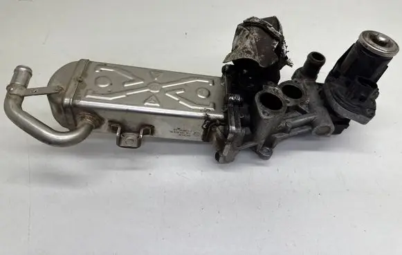 Volkswagen PASSAT B7 EGR valve cooler 03L131512BL