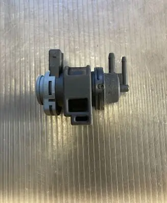 Nissan Qashqai Turbo solenoid valve 8200575400