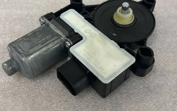 Audi A6 S6 C8 4K Curtain motor 4K9863560