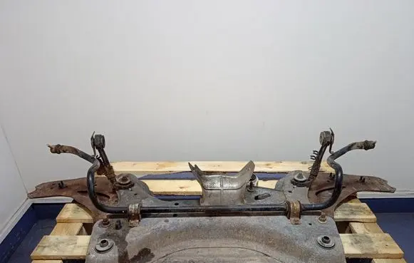 Nissan Primastar Front subframe
