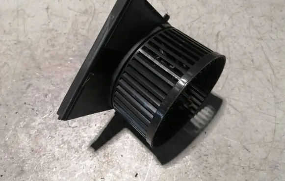 Volkswagen Golf IV Heater fan/blower 1J1819021A