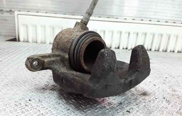 Mercedes-Benz C W203 Front brake caliper
