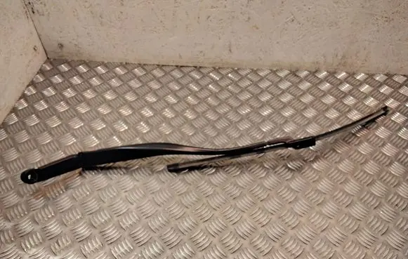 Windshield/front glass wiper blade