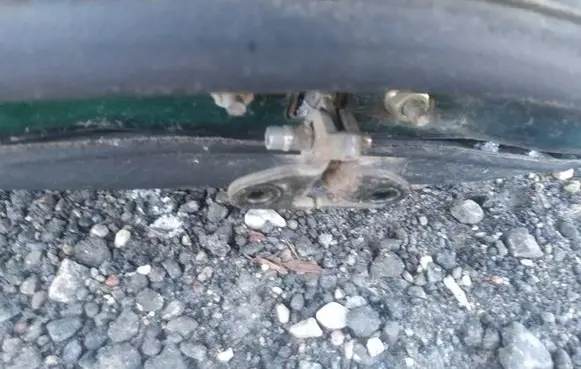 Toyota Avensis T220 Rear door check strap stopper