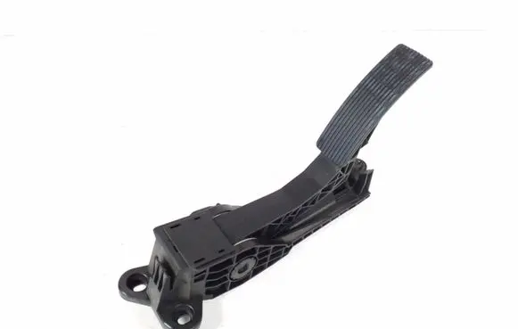 Mercedes-Benz ML W164 Accelerator throttle pedal A1643000104