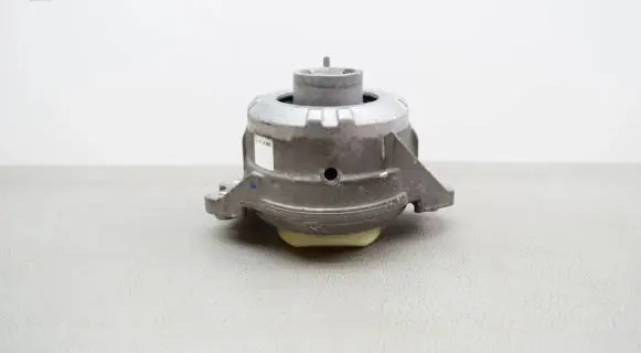 Mercedes-Benz GLC X253 C253 Engine mount bracket A2532400800