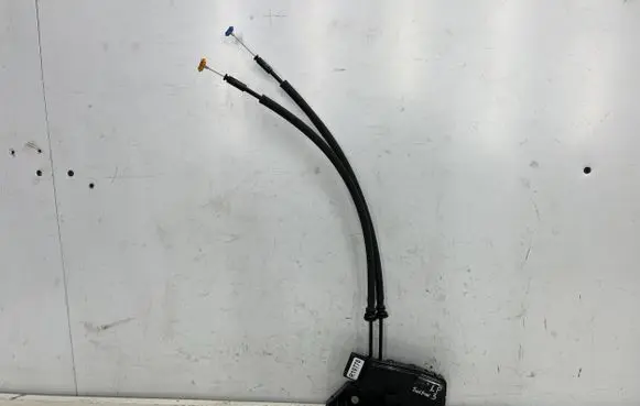 Hyundai Tucson TL Front door lock