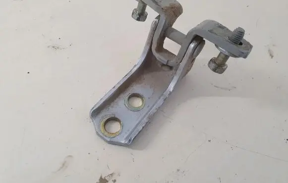 Mitsubishi Outlander Rear door lower hinge