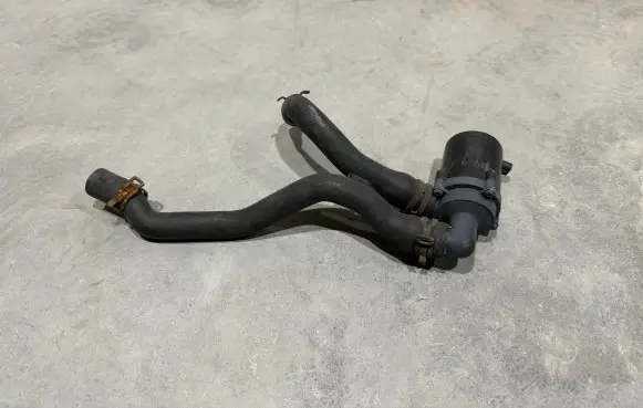 Volkswagen Touran I Webasto circulation pump for autonomous heater 90203764A 702071320 1840449