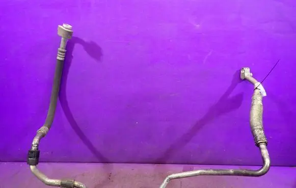 Volkswagen Golf V Air conditioning (A/C) pipe/hose 