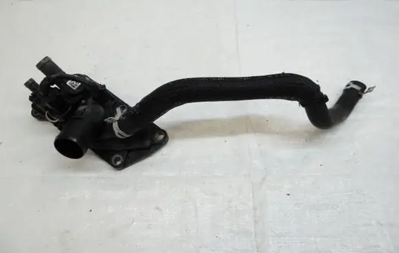 Dacia Sandero III Thermostat housing 110616875R