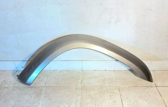 Nissan Patrol Y61 Front arch trim 93827vb760