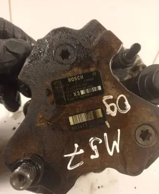 BMW 5 E60 E61 Fuel injection high pressure pump 7798333 60147319910 5010146