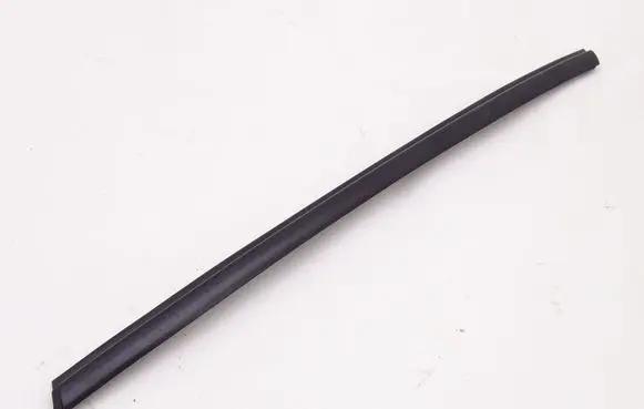 Daihatsu Terios Rear door windshield rail 