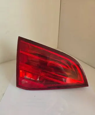 Tailgate rear/tail lights