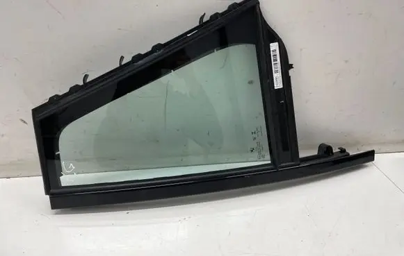 Rear vent window glass