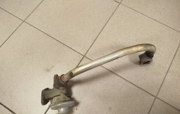 Nissan Terrano EGR valve