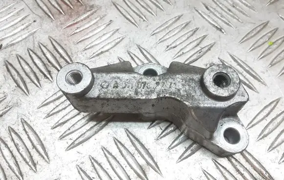 Mercedes-Benz C W203 Engine mounting bracket A6110782741