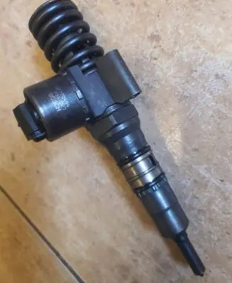 Audi A4 S4 B6 8E 8H Fuel injector 03g130073g
