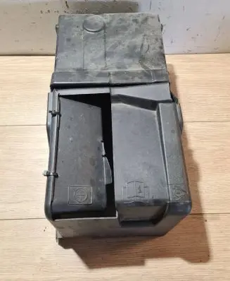Ford Mondeo MK IV Battery box tray 6g9110757a 6g9110a659a