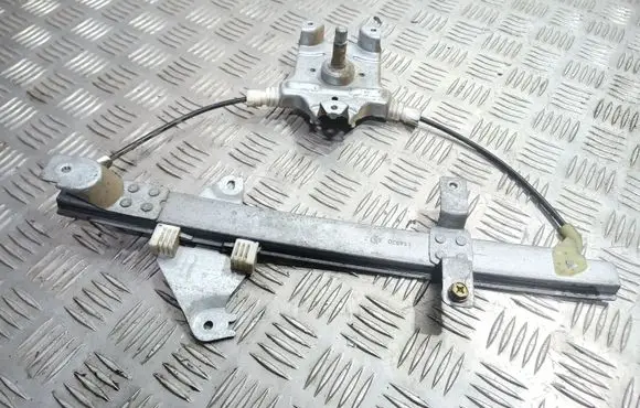 Rear door manual window regulator