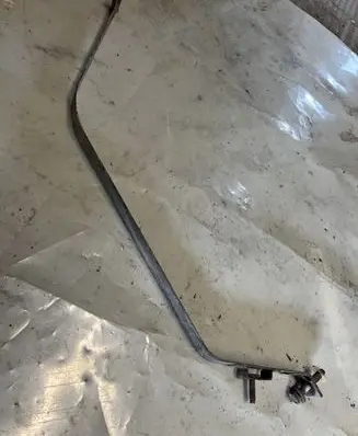 Fuel tank mounting bracket