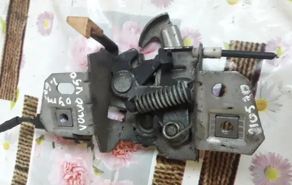 Volvo V50 Engine bonnet/hood lock/catch