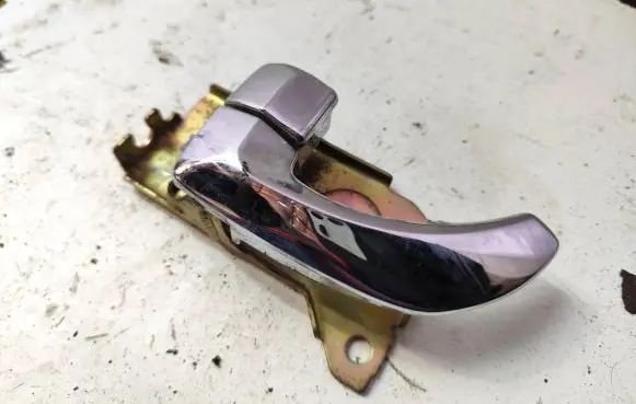 KIA Sorento Front door interior handle