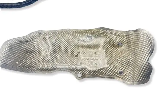 Volvo XC40 Heat shield in engine bay 32221227