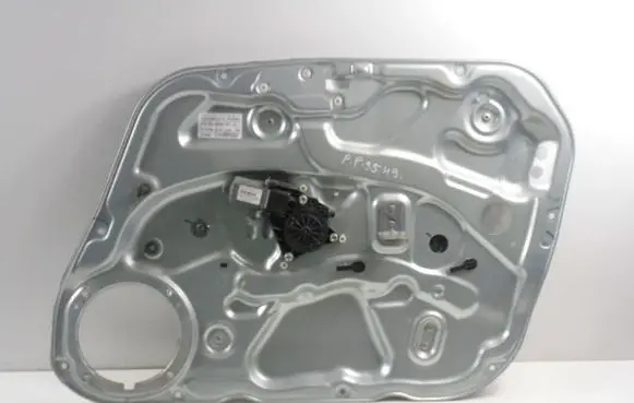 Hyundai i30 Front door window regulator with motor 824802R020