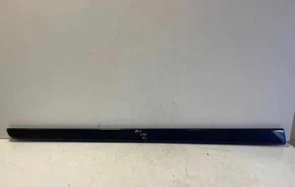 Volvo V70 Front door trim (molding) 30648373