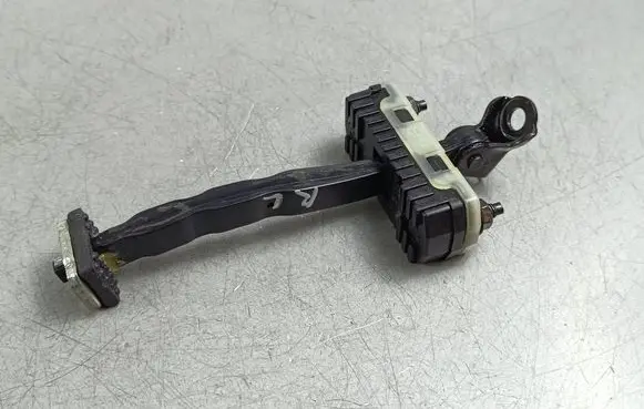 Hyundai Santa Fe V MX5 Rear door check strap stopper
