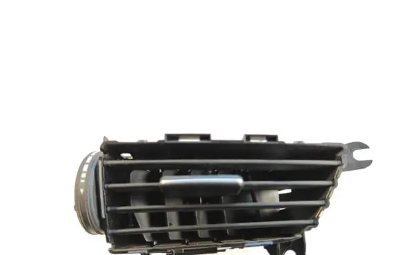 Mercedes-Benz C W204 Dash center air vent grill A2048306054 180804 AP1862