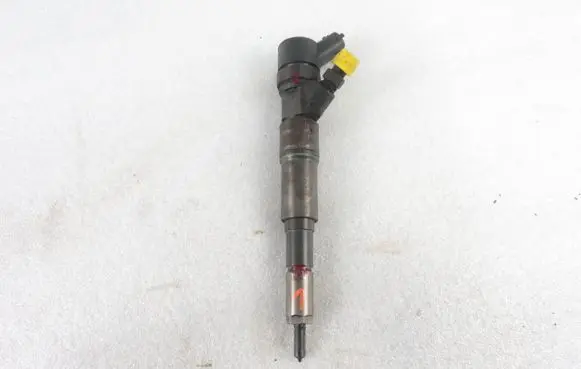 Land Rover Range Rover L322 Fuel injector 7785984 0445110266