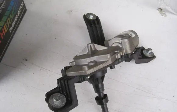 Hyundai i30 Rear window wiper motor 98700G3000
