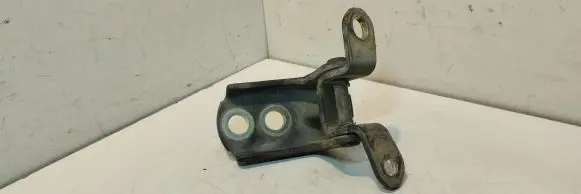 Nissan X-Trail T30 Front door upper hinge
