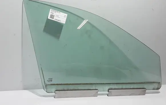 Volvo XC90 Front door window glass four-door 31386885