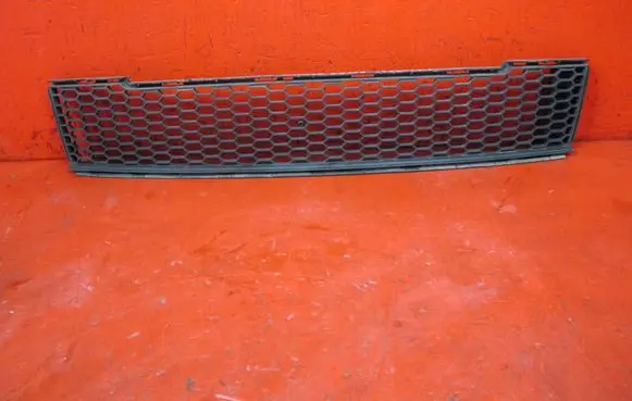 Fiat 500 Front bumper upper radiator grill 51816843