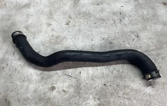 Engine coolant pipe/hose