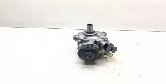 BMW 3 F30 F35 F31 Fuel injection high pressure pump 0445010517 7810696